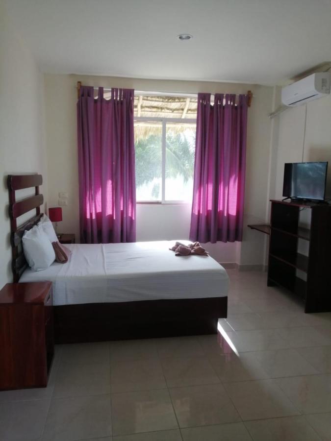 Porto Coral Hotel & Suites Махахуал Екстериор снимка