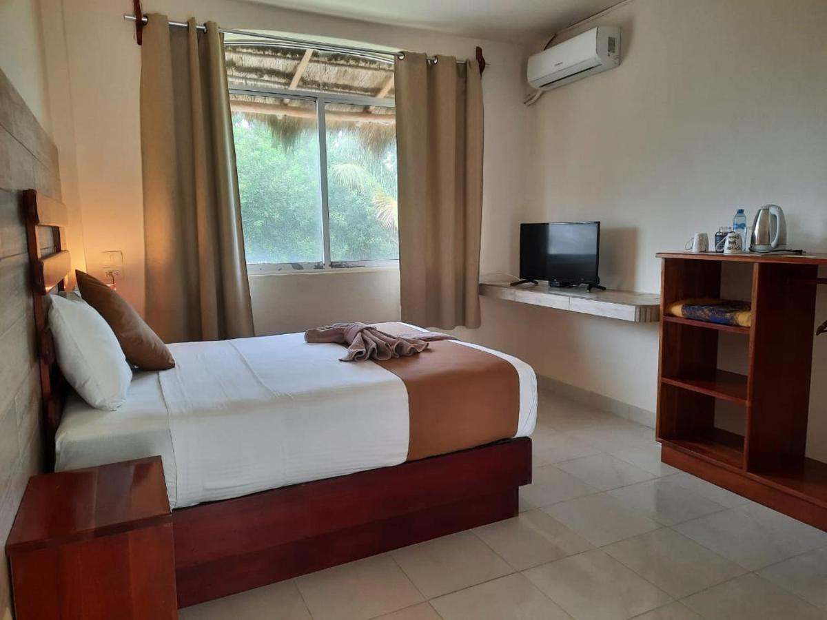 Porto Coral Hotel & Suites Махахуал Екстериор снимка