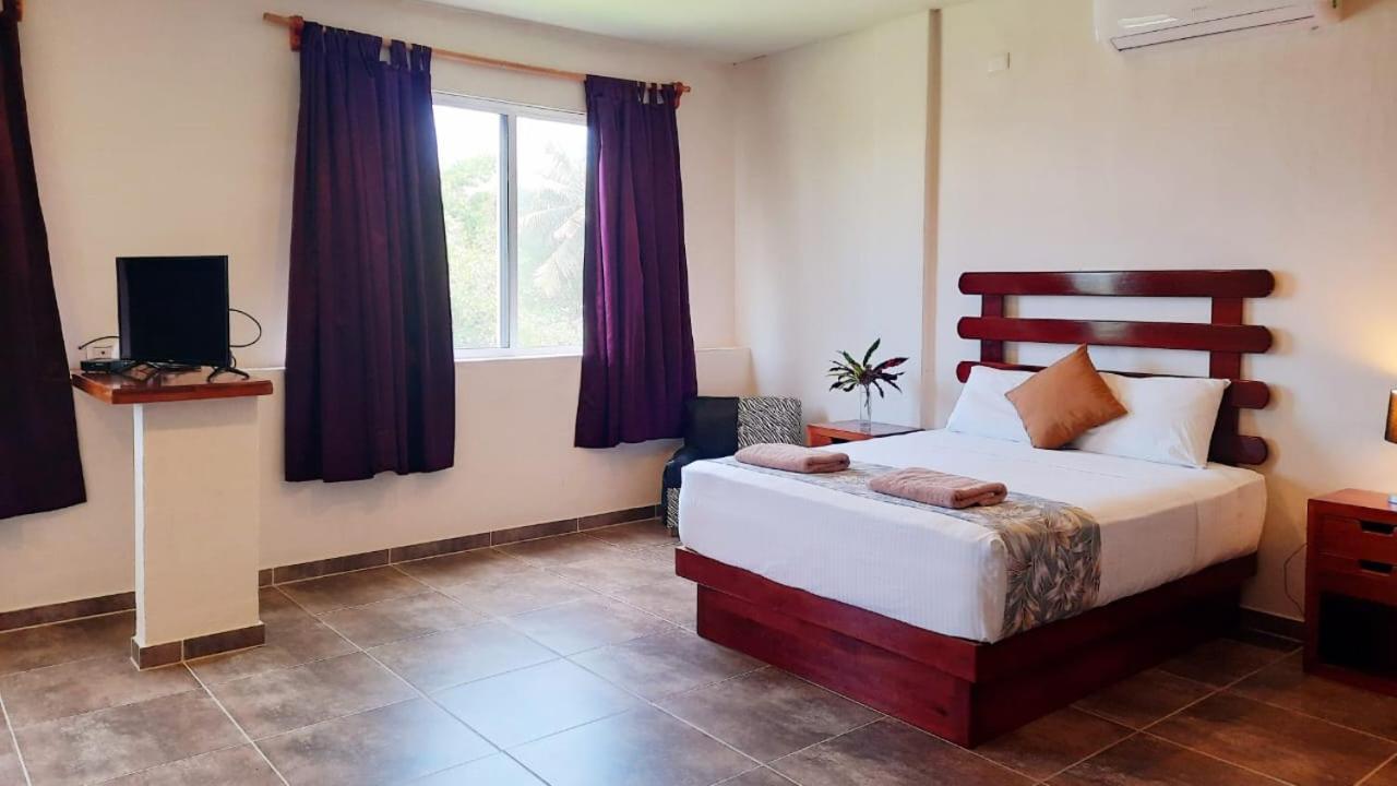 Porto Coral Hotel & Suites Махахуал Екстериор снимка